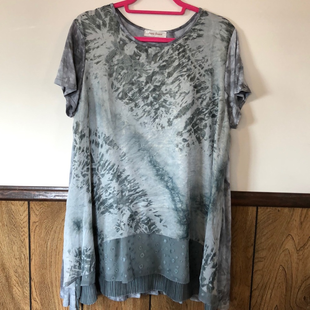 Simply Couture layered tunic with gold shimmer